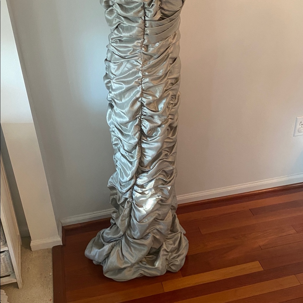 Cachet size 14 off shoulder silver/grey  Runched formal dress - Picture 6 of 11